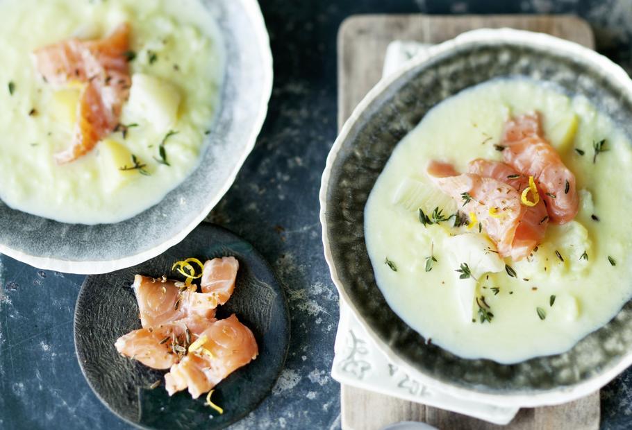 Fenchel-Blumenkohl-Suppe mit Lachs