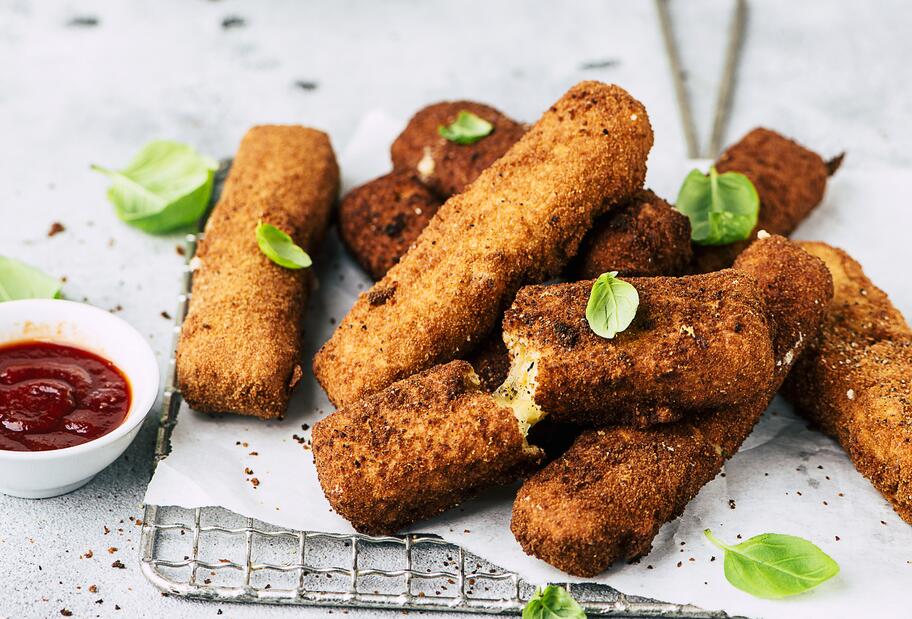 Käsesticks mit Semmelbrösel