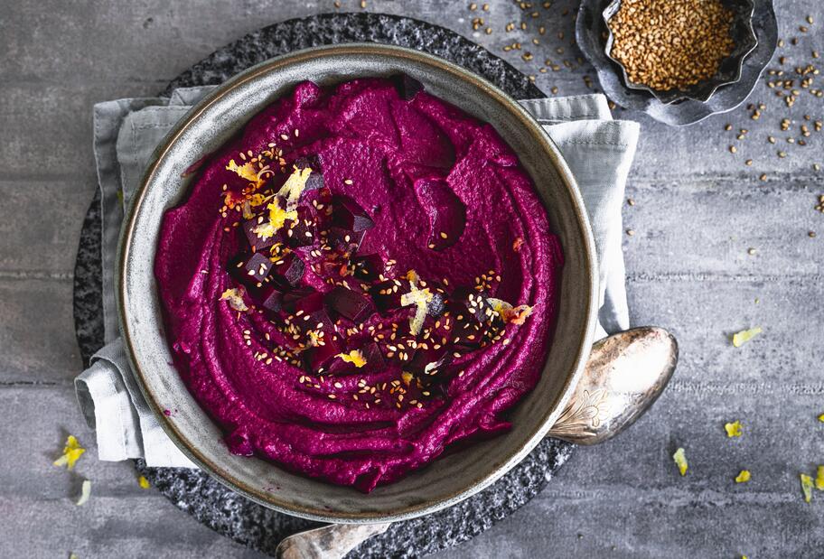 Einfacher Rote-Bete-Hummus
