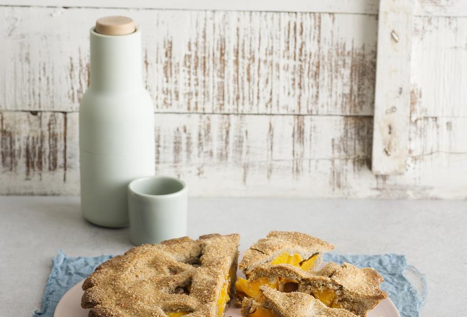 Buchweizen-Pie mit Aprikosen und Amaretti