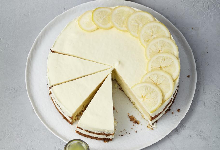 Geeiste Limoncello-Quark-Sahnetorte