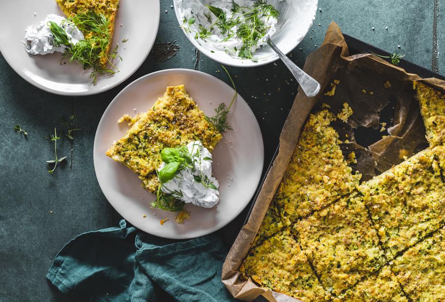 Rösti vom Blech mit Kräuterquark