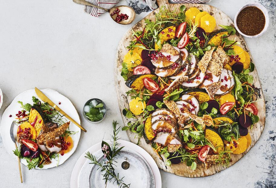 Schweinebraten mit Orangen-Bete-Salat und Honig-Senf-Soße