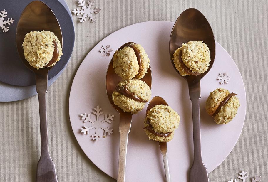 Walnusskugeln mit Nougat