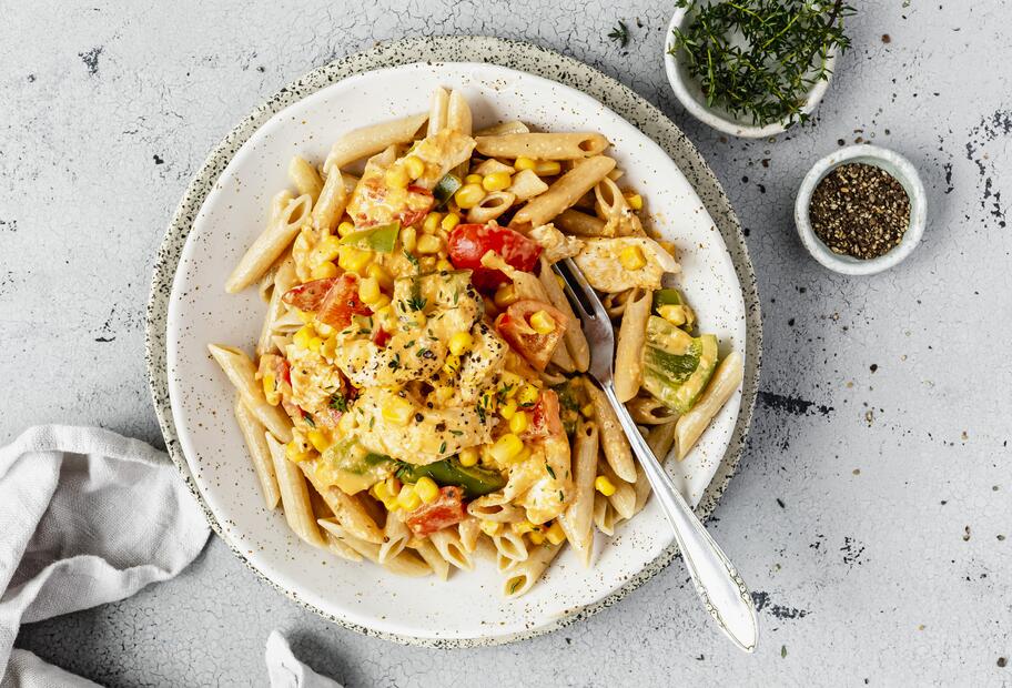 Nudeln mit Hähnchen in Paprika-Mais-Soße im Thermomix®|ZAUBERTOPF
