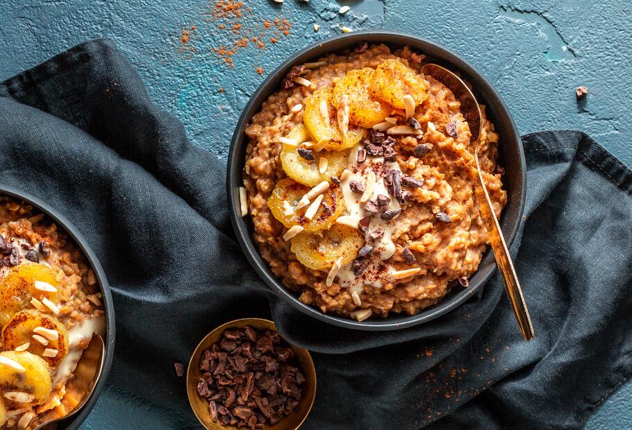 Porridge mit gebackenen Bananen