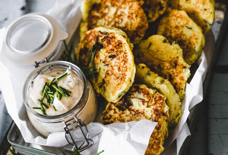 Kartoffeltaler mit Skyr-Dip