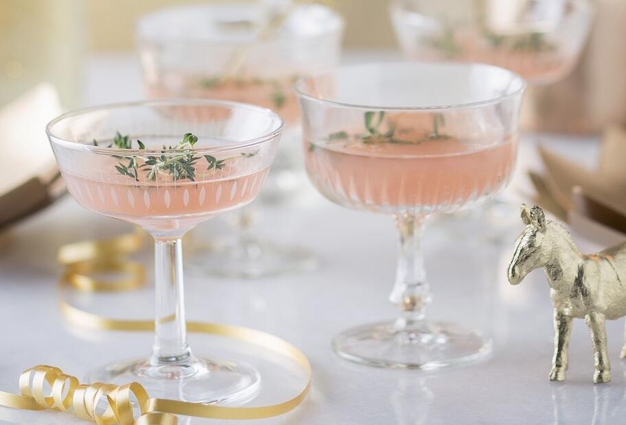 Rosa Festtagspunsch mit Prosecco
