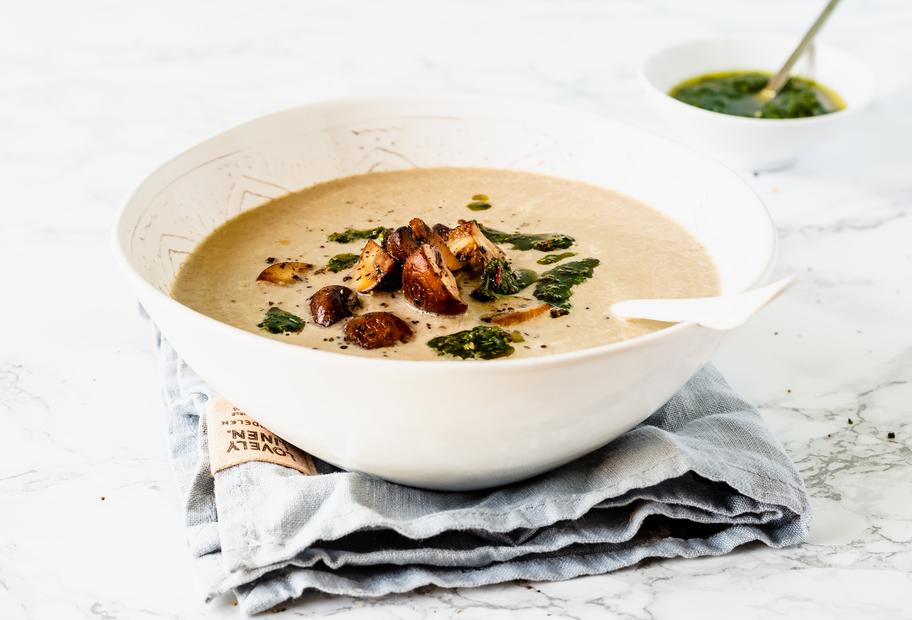 Edle Champignoncremesuppe mit Kräutergremolata