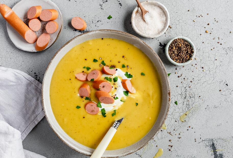 Cremige Kartoffelsuppe mit Wiener Würstchen