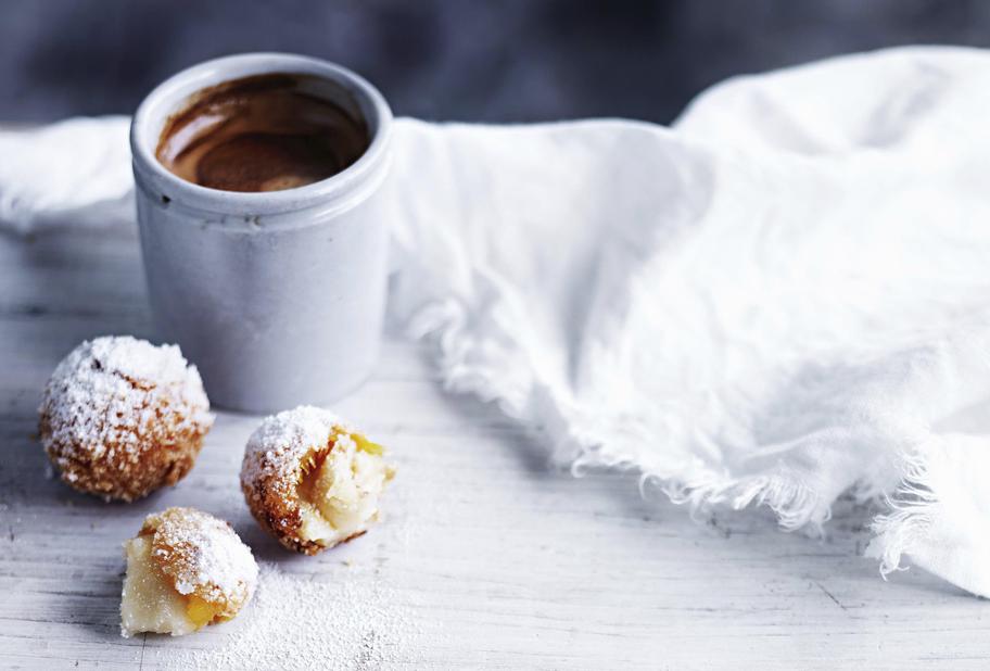 Krapfenbällchen mit Schokoladensoße