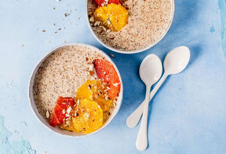 Low-Carb-Porridge mit Zitrusfrüchten