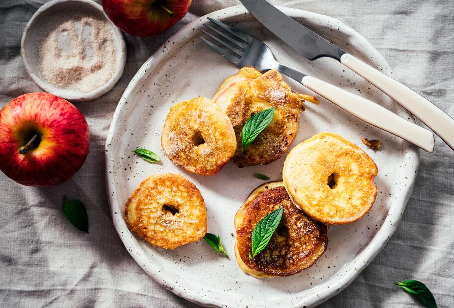 Apfelringe in Pfannkuchenteig