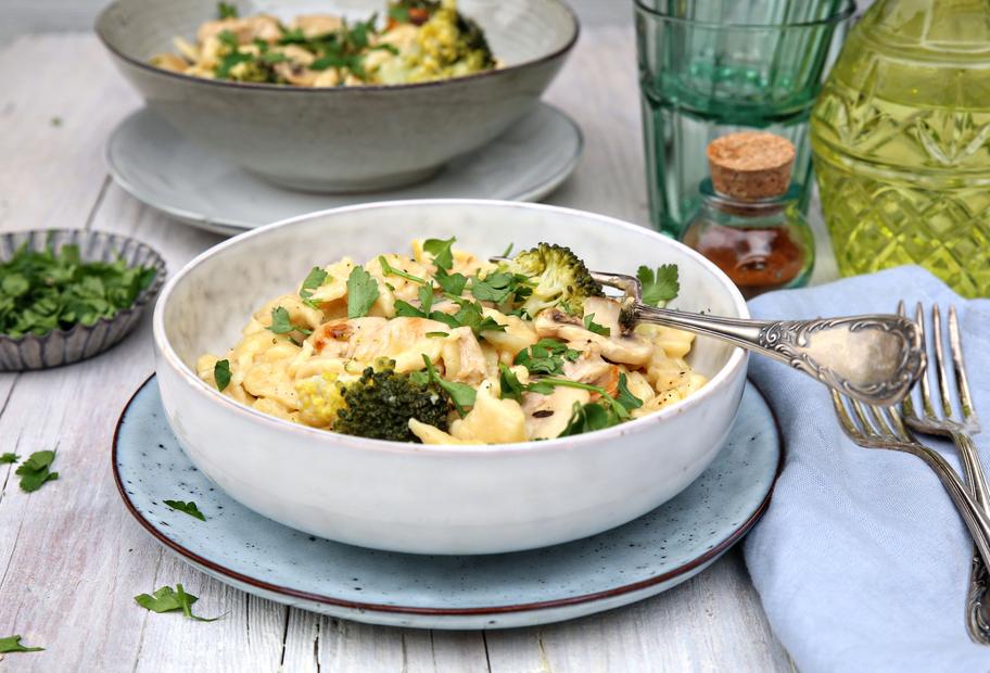 Spätzle-Hähnchen-Topf mit Brokkoli