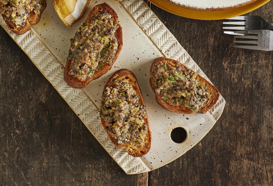 Köstliche Pilz-Crostini mit Pesto