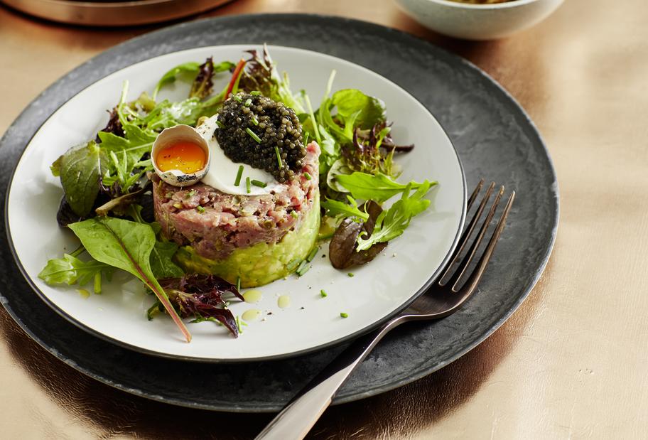 Edelstes Rindfleisch-Tatar mit Kaviar