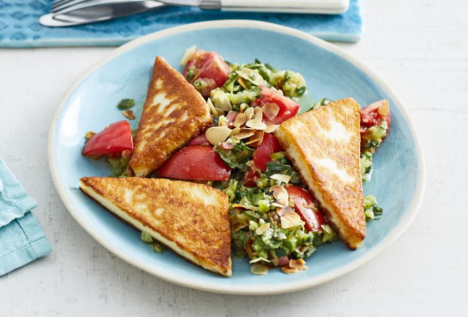 Zucchini-Taboulé mit gebratenem Halloumi