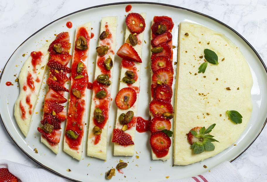 Grieß-Quark-Schnitten mit Erdbeersoße