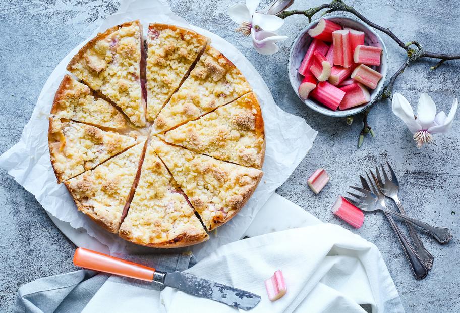 Rhabarberkuchen mit Pudding