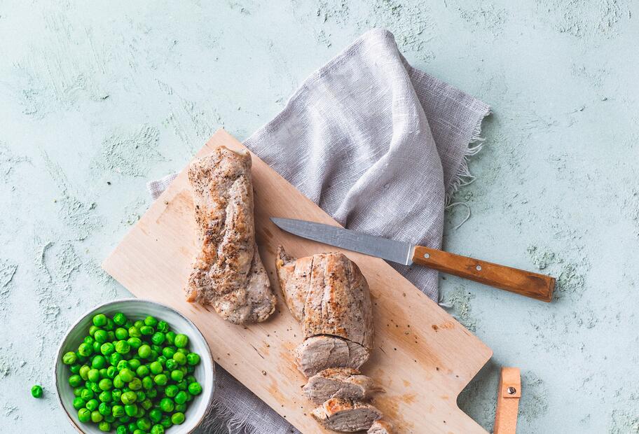 Schweinefilet mit Frühlingsgemüse und Kräutersoße