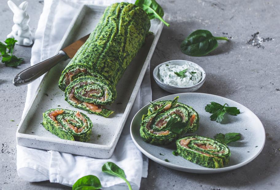 Spinatrolle mit feinem Räucherlachs
