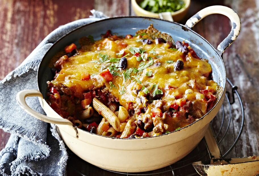 Chili-con-Carne-Gratin mit Nudeln