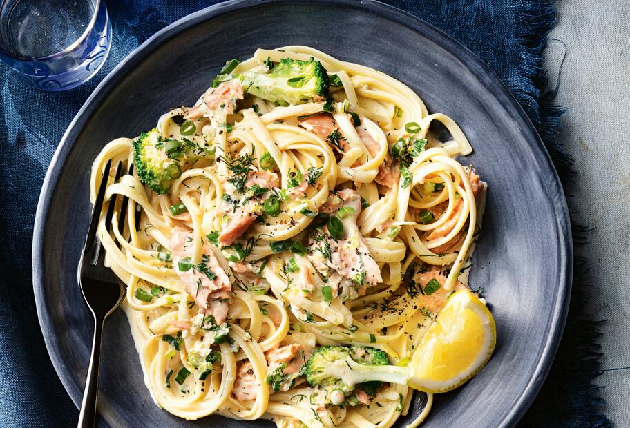 Cremige Lachs-Pasta mit Brokkoli