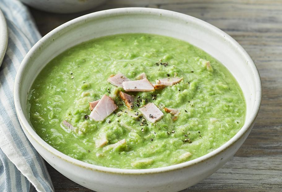 Schnelle Erbsensuppe mit Schinken