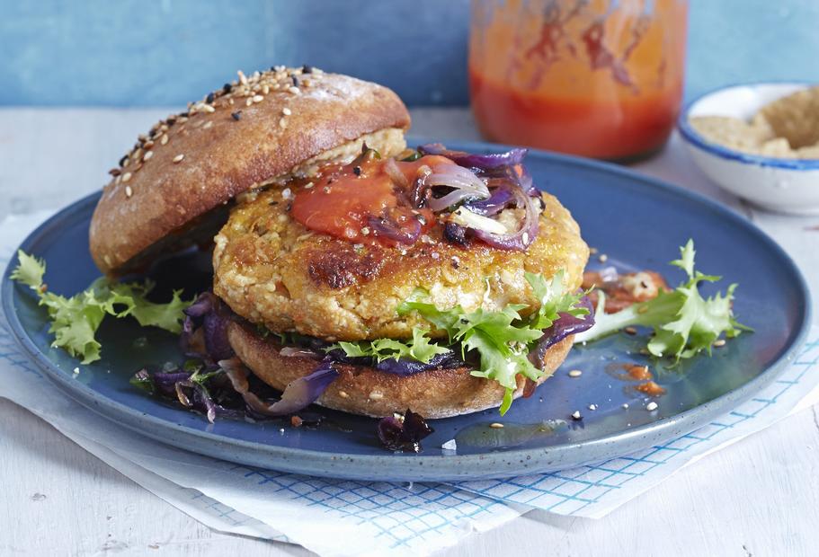 Veggie-Burger mit Tomatenketchup