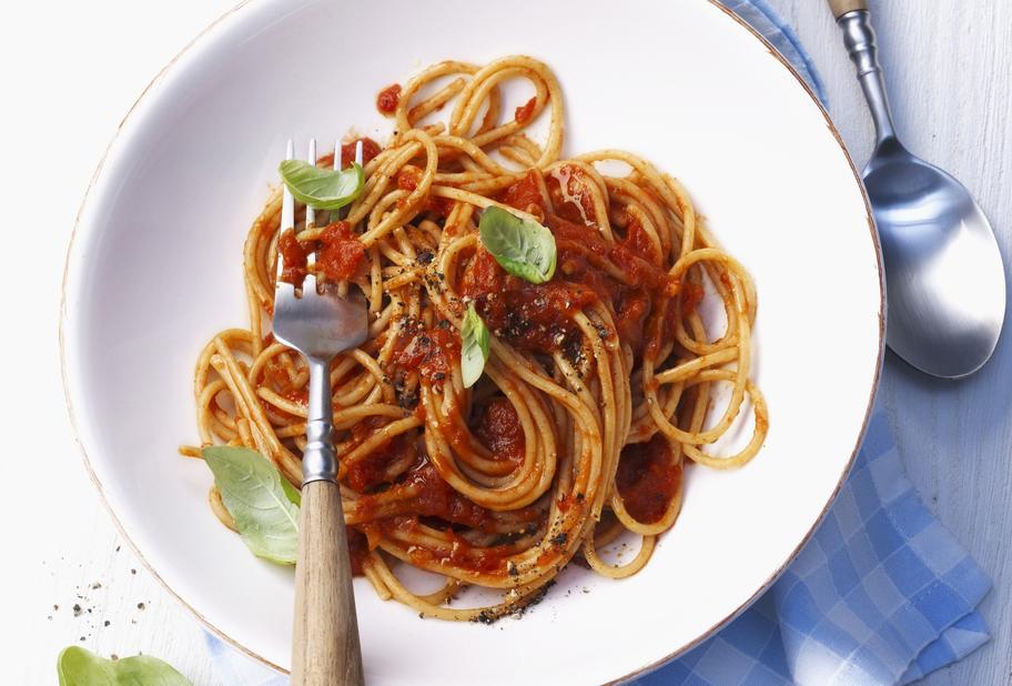 Vollkornspaghetti mit Tomatensoße