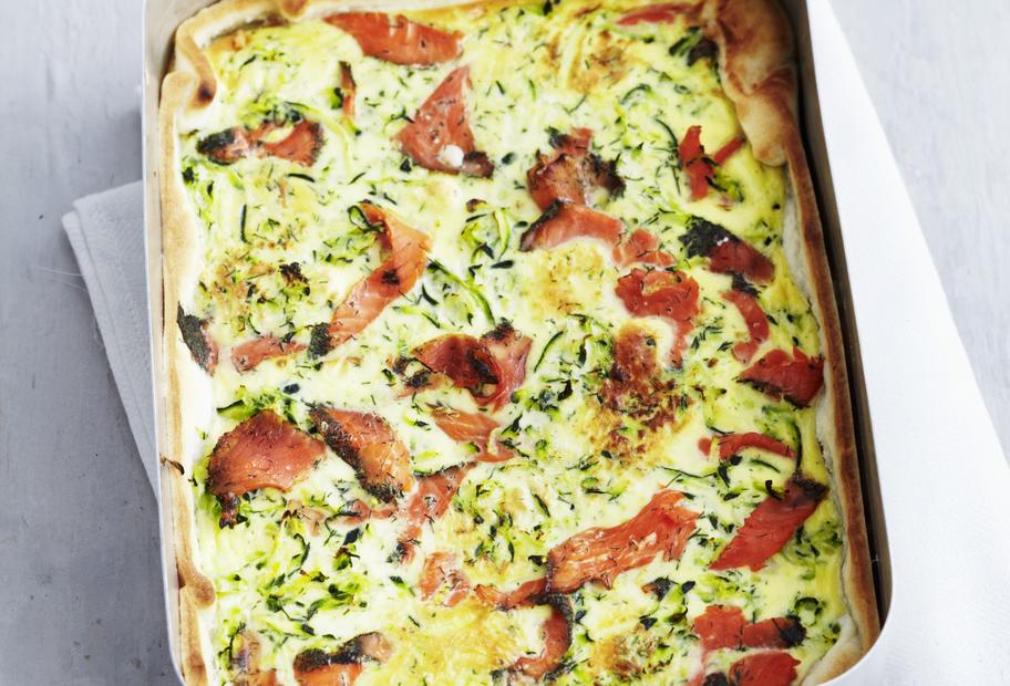 Zucchini-Lachs-Quiche mit würzigem Bergkäse