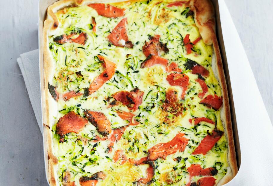 Zucchini-Lachs-Quiche mit würzigem Bergkäse