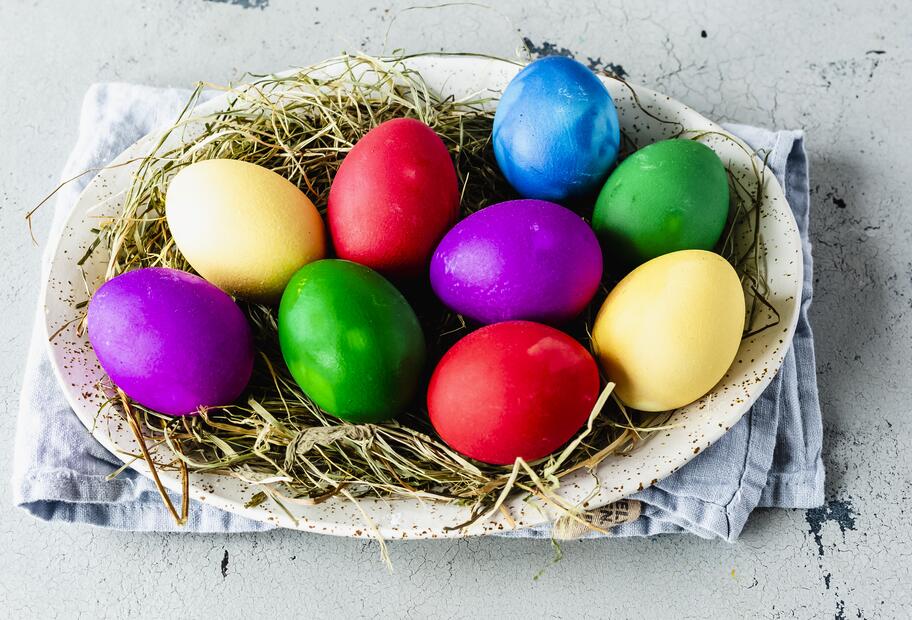 Glitzer-Eier für den Osterbrunch