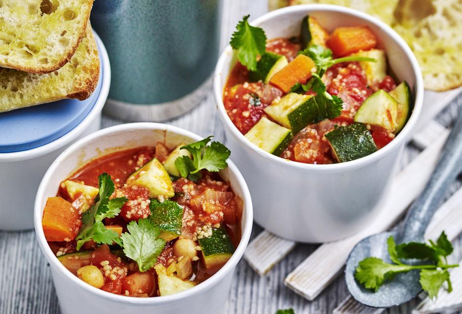 Gemüsesuppe mit Kichererbsen