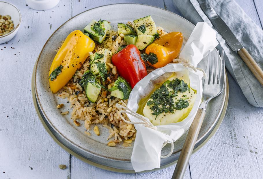 Italienische Antipasti mit Halloumi und Reis