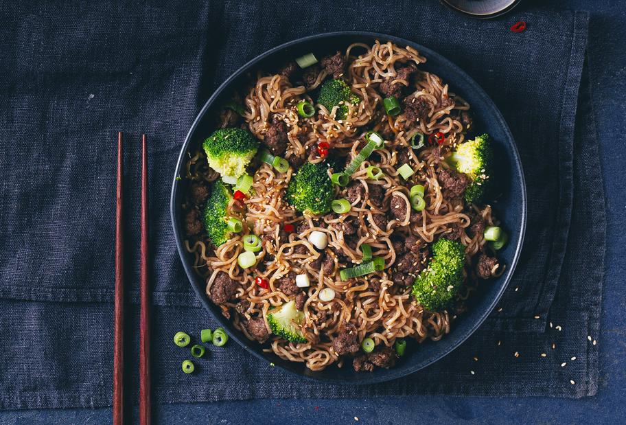 Ramen Stir Fry mit Rindfleisch