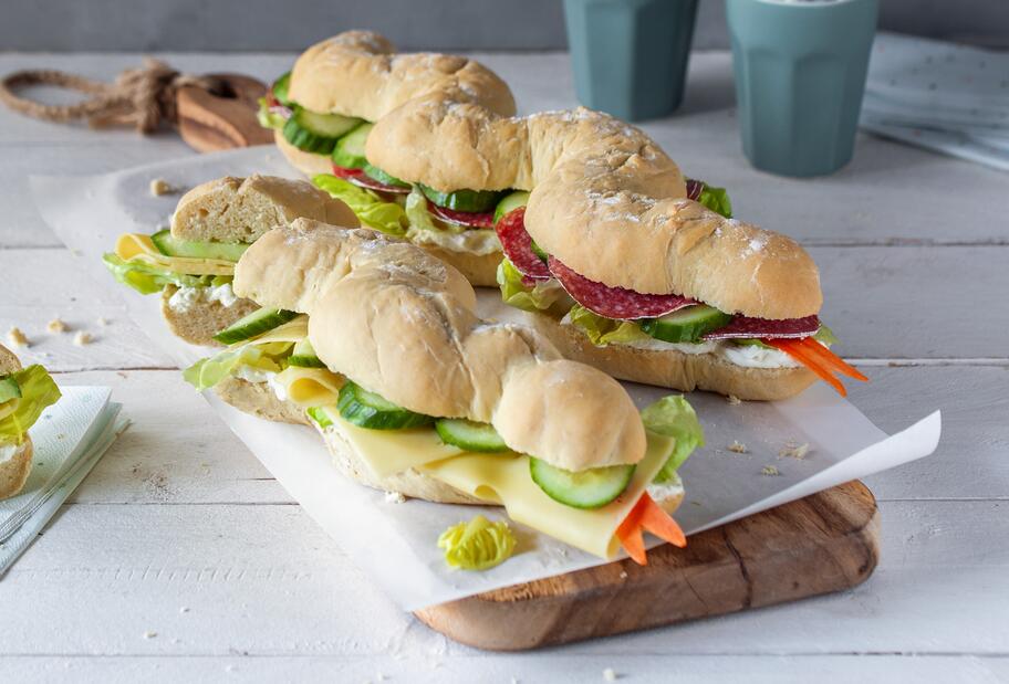 Schlangen-Sandwich in zwei Varianten