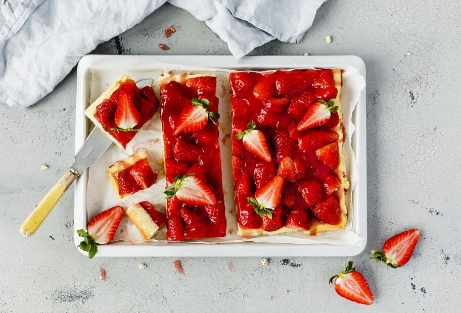 Klassischer Erdbeerkuchen vom Blech