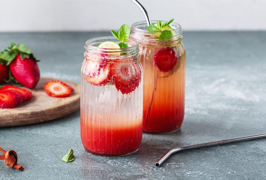 Erdbeerbowle mit Hugo