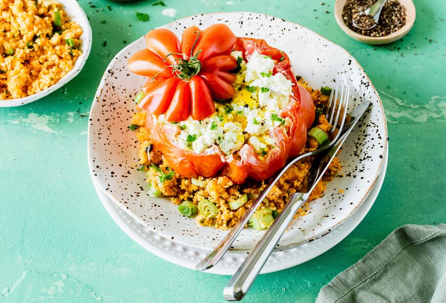 Gefüllte Tomaten mit Couscous und Feta