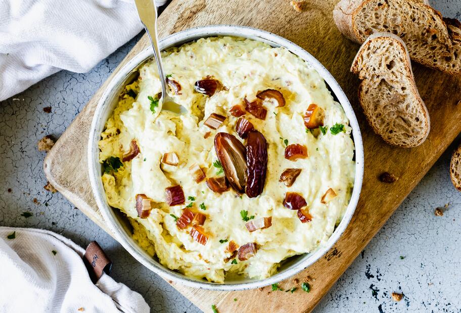 Dattel-Dip mit Frischkäse