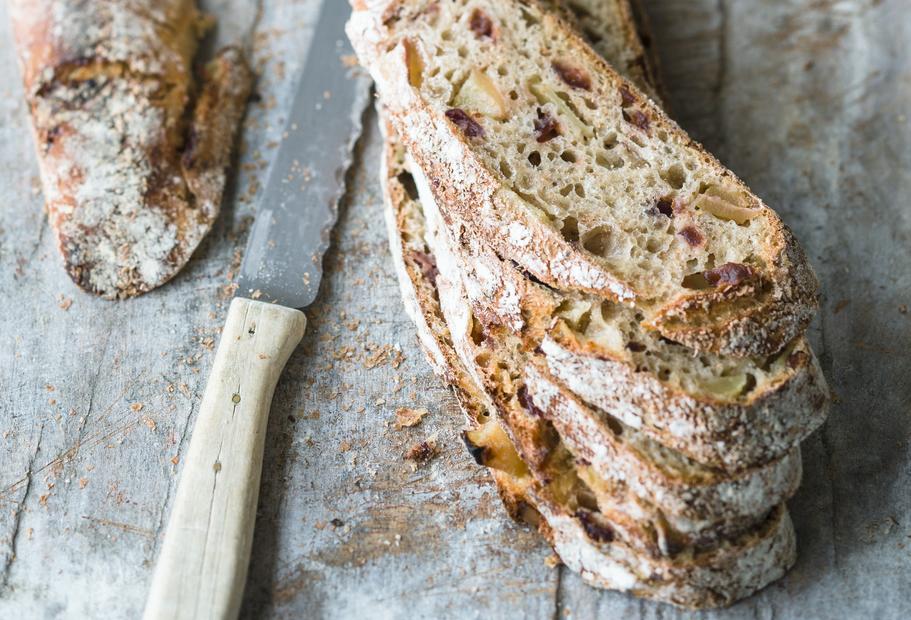Kerniges Apfelbrot mit Cranberrys