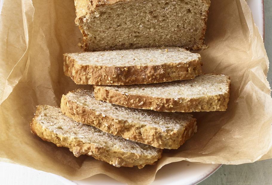 Haferflockenbrot mit Buttermilch und Honig
