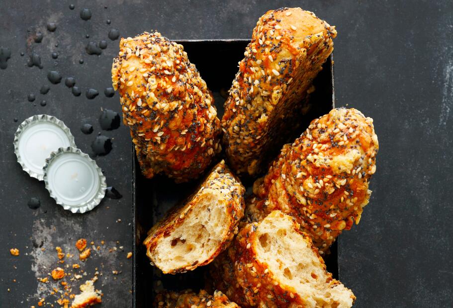 Kernige Bierstangen mit Saaten