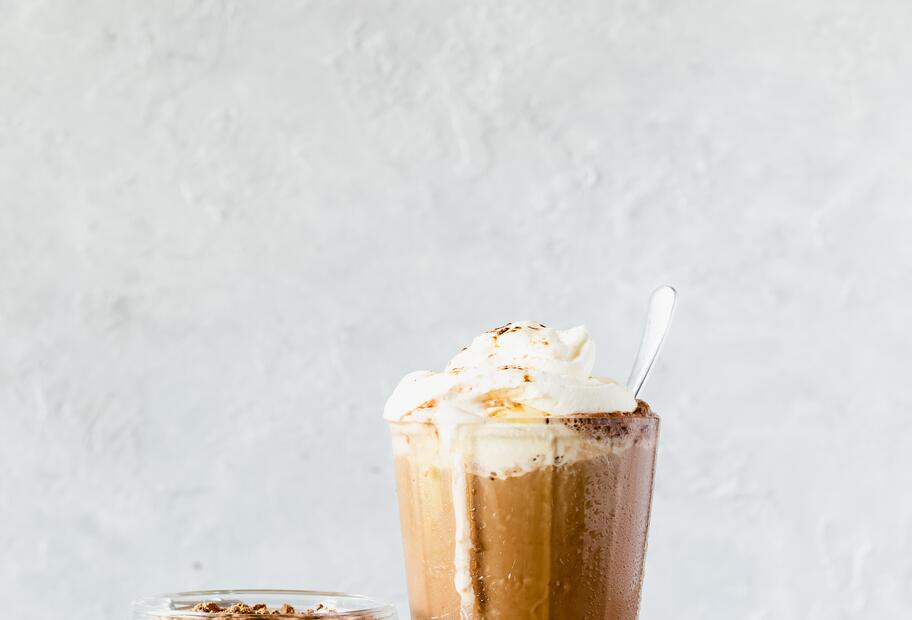 Klassischer Eiskaffee