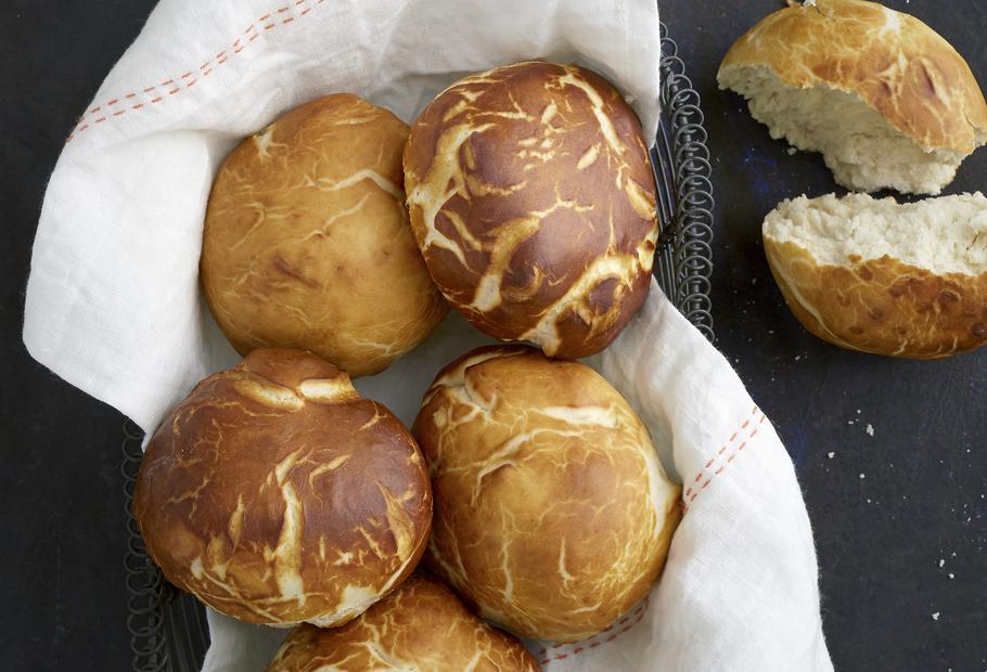 Laugenbrötchen einfach selber backen