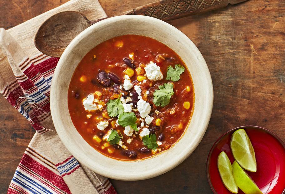 Chili sin Carne mit Hirtenkäse