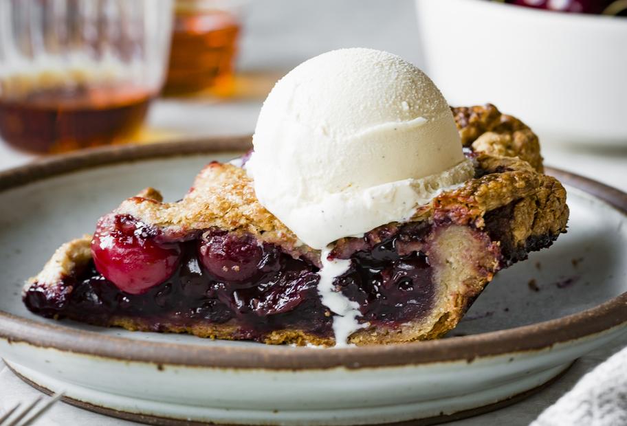 Kirsch-Pie mit Mürbeteig-Sternchen