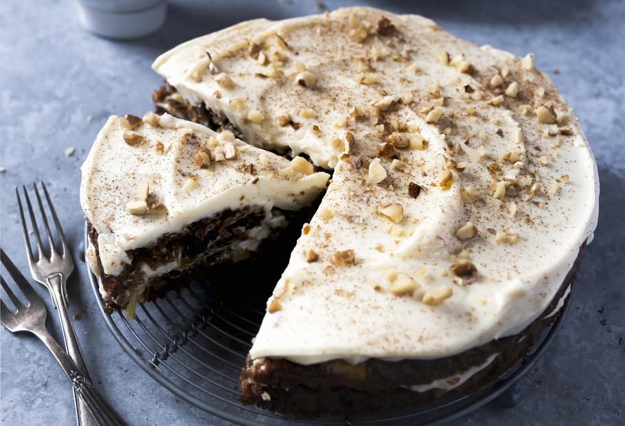 Saftiger Walnuss-Schokoladenkuchen mit Frischkäsefrosting