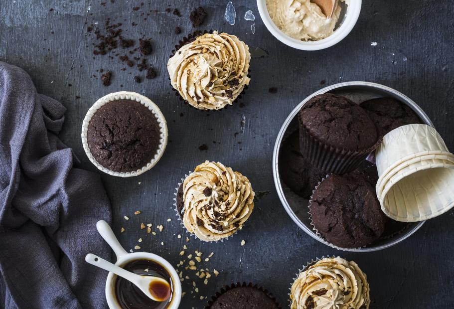 Schokocupcakes mit Karamellfrosting